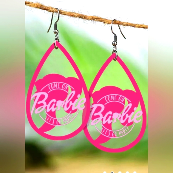 NWT Barbie Earings - Picture 1 of 1